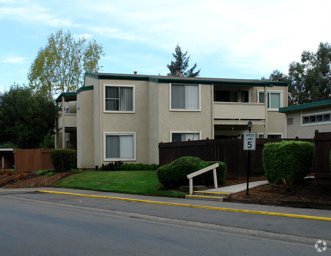 Building Photo - Santa Rosa Garden Apartments