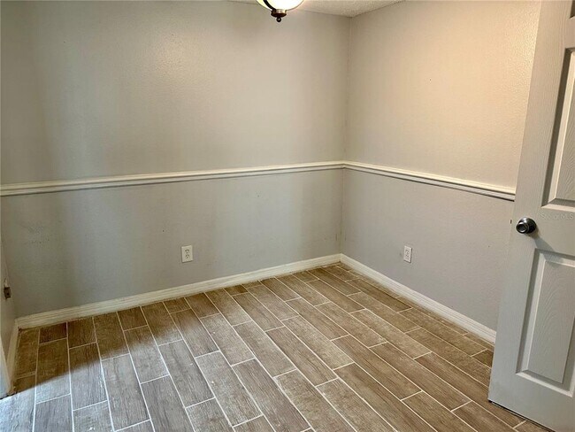 Building Photo - 375 Wymore Rd