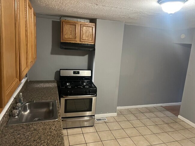 Building Photo - 257X McCulloh St