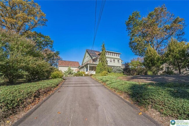 Foto del edificio - 313 Edgewood Dr