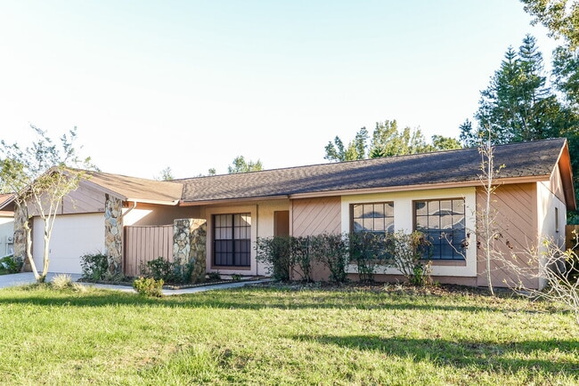 Building Photo - 16536 Forestlake Dr