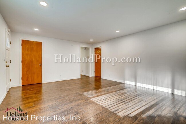 Building Photo - 3 br, 1.5 bath House - 19870 SW Walquin Ct