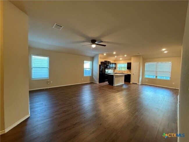Foto del edificio - 2934 Field Ridge