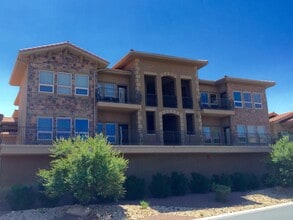 Building Photo - 280 280 S. Luce Del Sol