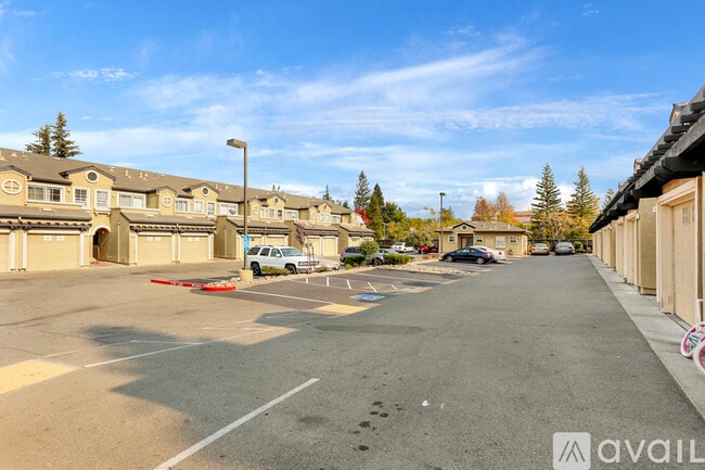 Building Photo - 3739 Black Eagle Dr