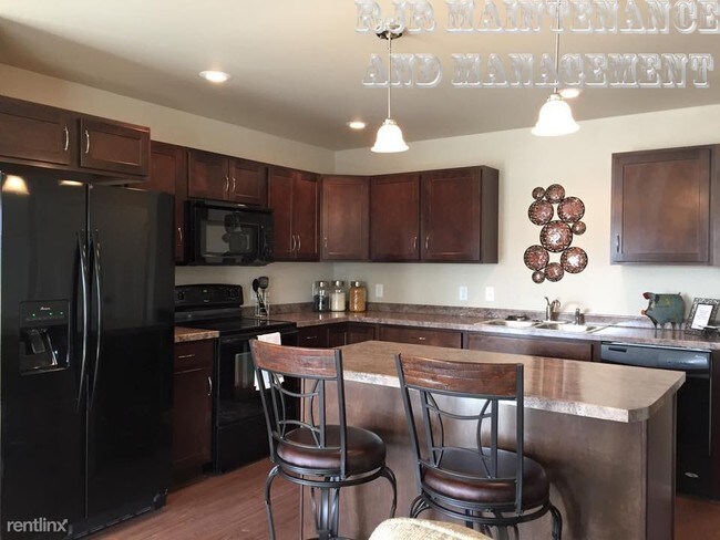 Building Photo - 3 br, 2 bath Condo - 4003 29th St SE