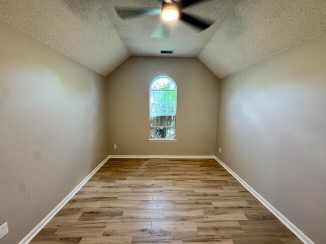 Foto del edificio - 6628 Whitten Grove Dr