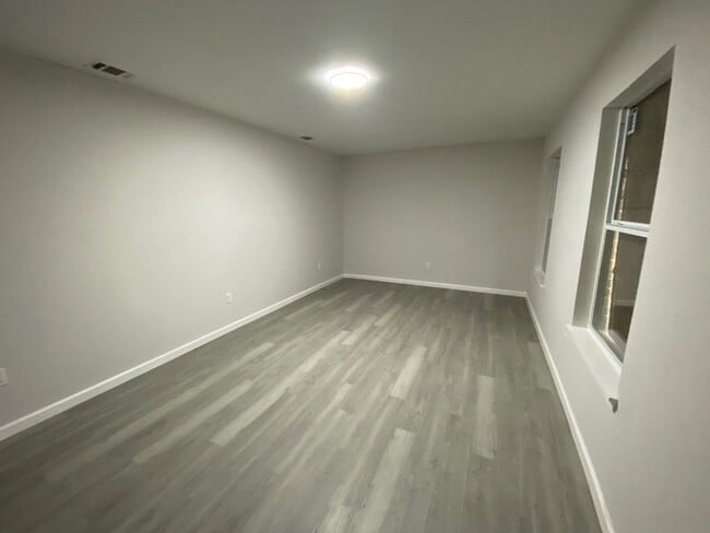 Building Photo - 4644 Huckleberry Cove