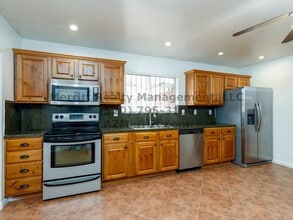 Building Photo - 215 N Bentley Ave