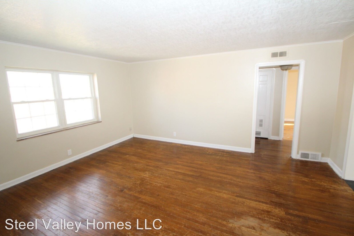 Primary Photo - 4020 Hillman Way