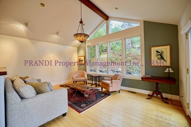 Building Photo - COMING SOON! Spacious Corte Madera Home, B...