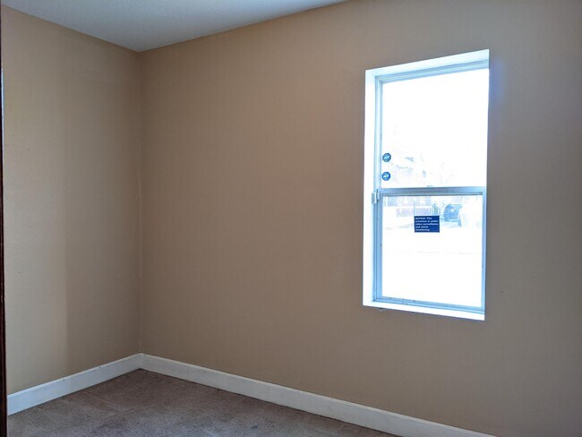 Building Photo - 630 Lincoln Ave