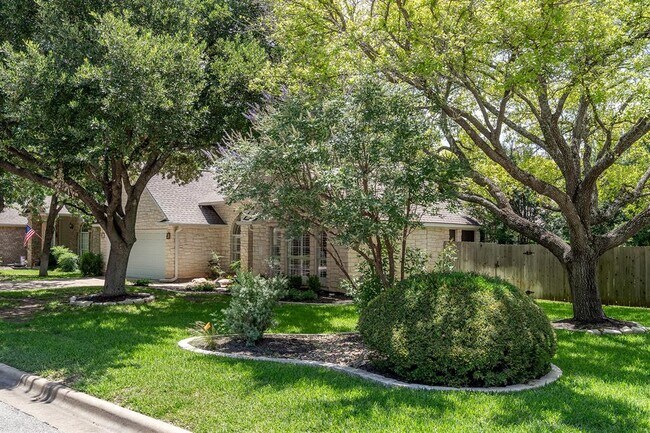 Foto del edificio - 29000 Bay Hill Ct
