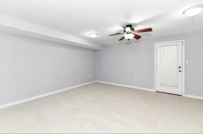 Building Photo - 6046 Raina Dr