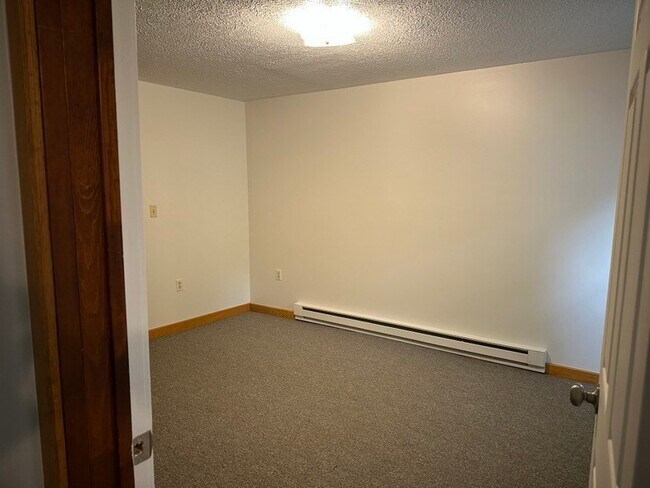Foto del edificio - 738 Truman Pkwy