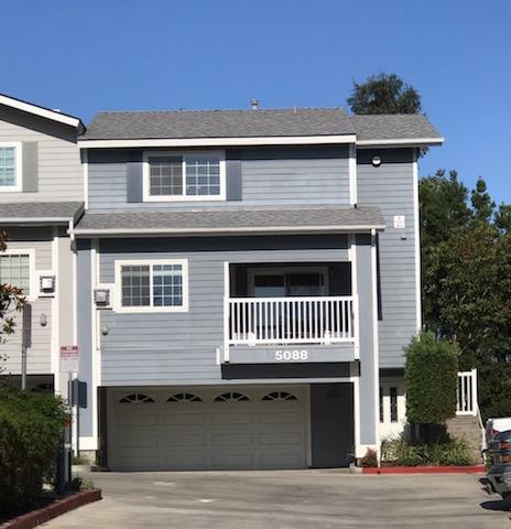 End Townhouse - 5088 Guava Ave