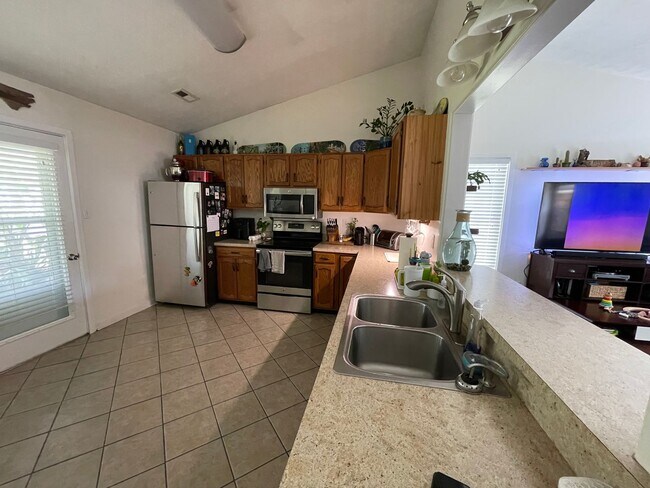 Building Photo - 2 Bedroom/2 Bath House in Manteo