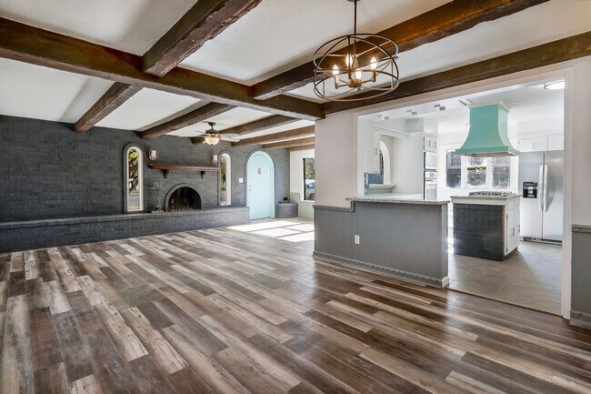 Foto del edificio - 834 S Western St