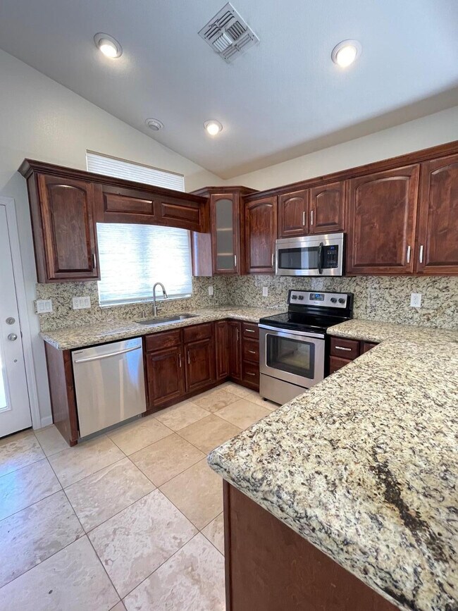 Building Photo - 3536 W Spirit Ln