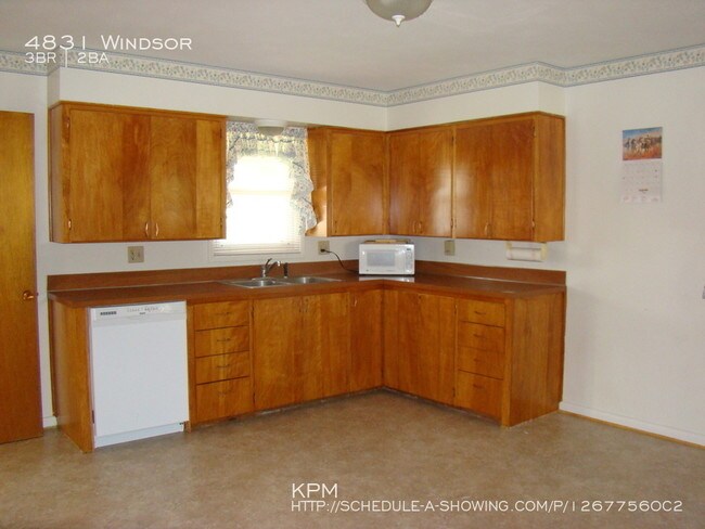 Building Photo - 4831 Windsor Dr