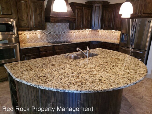 Foto del edificio - 3 br, 2 bath House - 633 S Rainier Dr