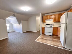 Building Photo - 207 Wethersfield Ave