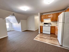 Building Photo - 207 Wethersfield Ave