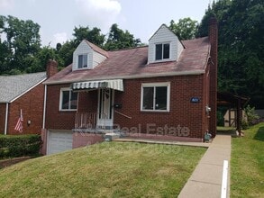 Building Photo - 823 Hartman St