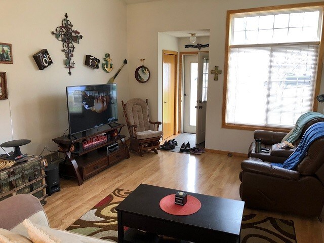 Foto del edificio - 15317 Greenhaven Ln