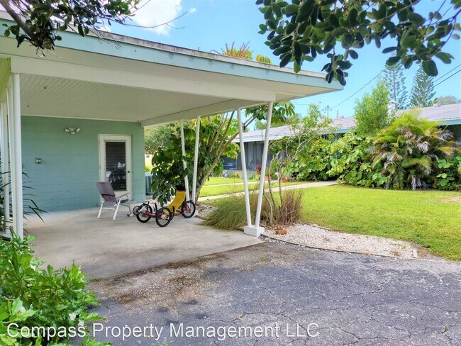 Building Photo - 2 br, 1.5 bath House - 318 Parkside Drive