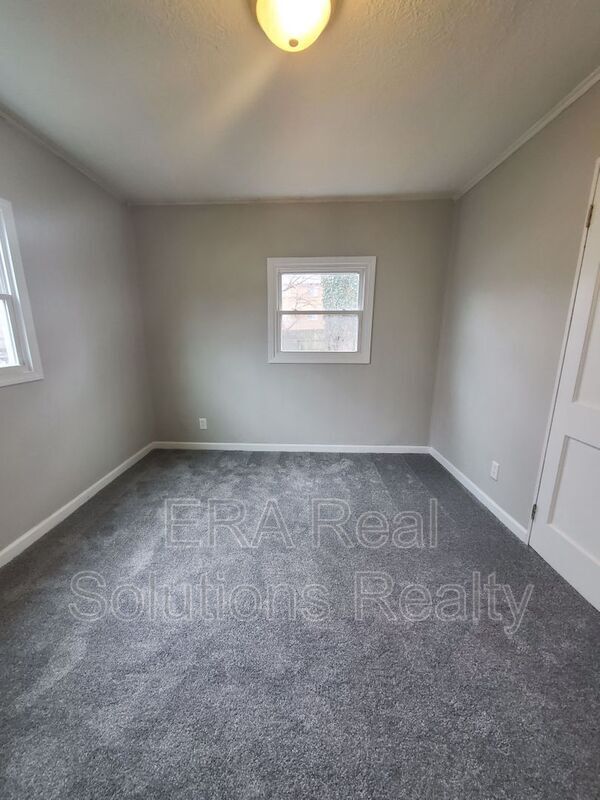 Building Photo - 3077 Brownlee Ave