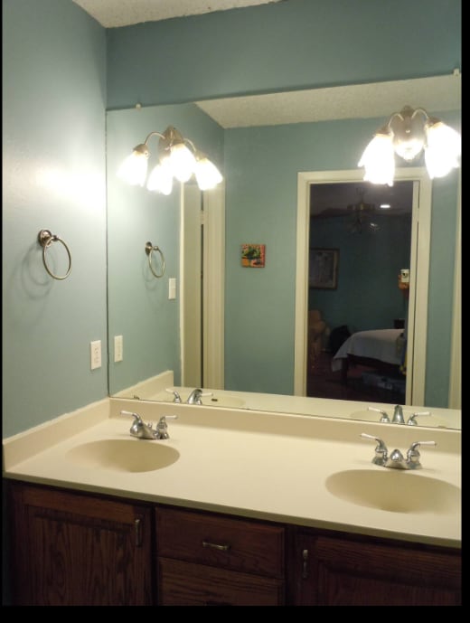 Attached bath in main bedroom has double vanity - 6806 Thorncliffe Dr