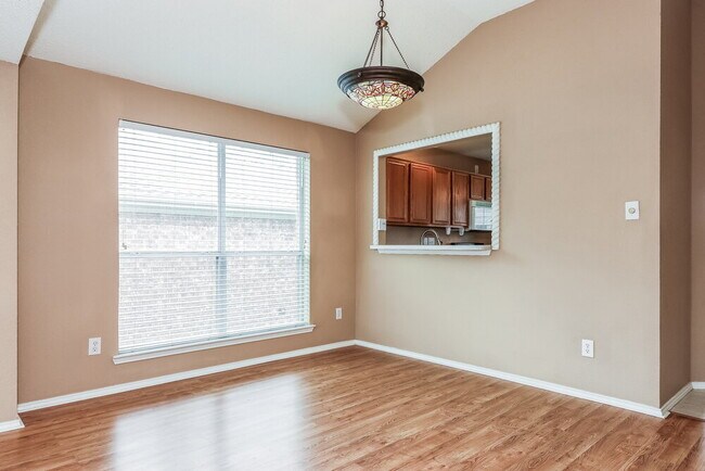 Building Photo - 2525 Concina Way