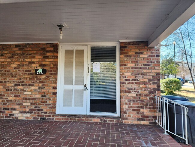 Foto del edificio - Quaint One Bedroom Apartment