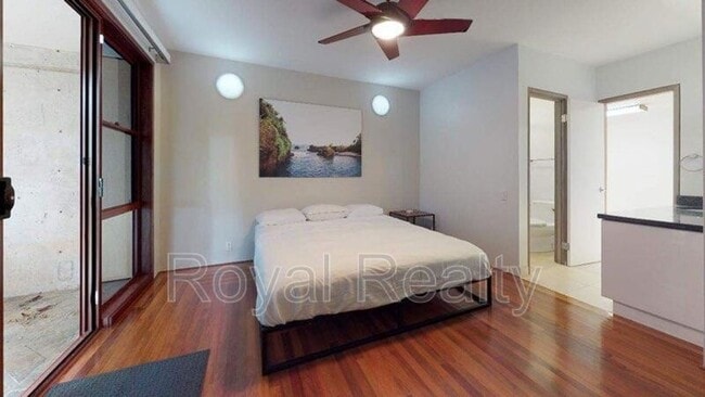 Building Photo - 2112 Mott Smith Dr