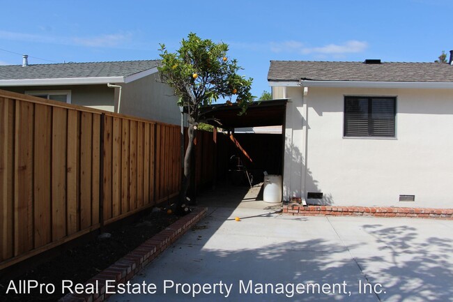 Foto del edificio - 3 br, 2 bath House - 39143 Yosemite Way