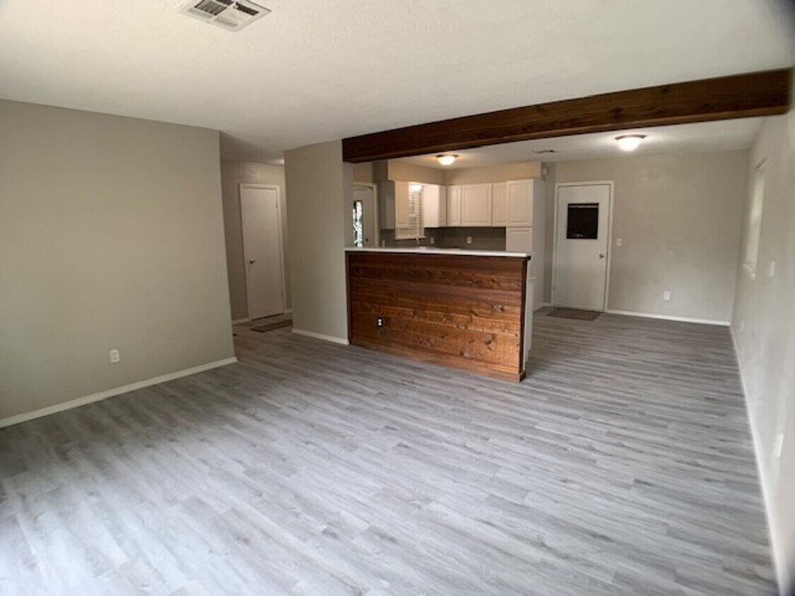 3 Bedroom Southwest OKC - 3 Bedroom Southwest OKC