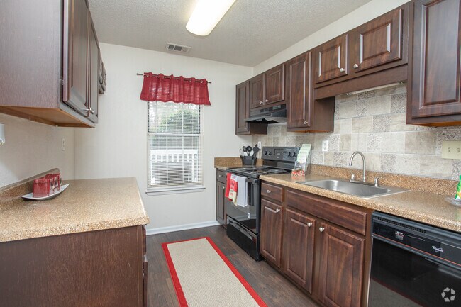 2BR, 2BA- 1100SF - Wildcreek