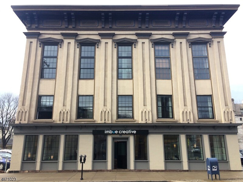 Foto principal - 71 N Main St