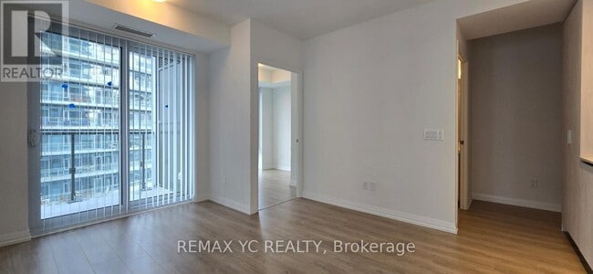 Photo du bâtiment - 8 Widmer St