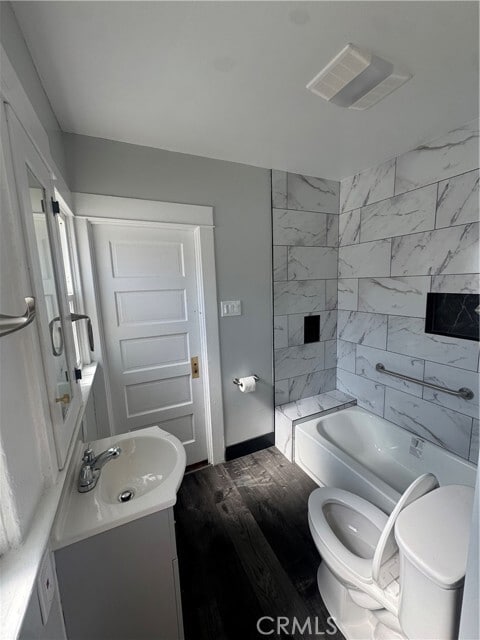 Building Photo - 146 W 58th St
