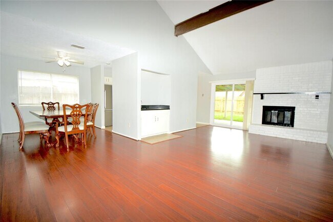 Foto del edificio - 2331 Stillmeadow Dr
