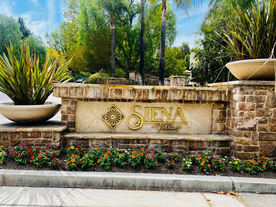 Primary Photo - 24149 Del Monte Dr