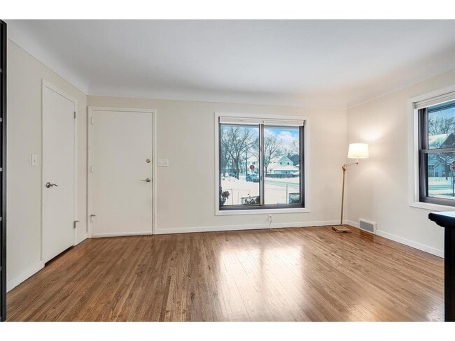 Foto del edificio - 5101 Zenith Ave S