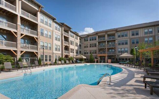 Foto del edificio - 11134 Medlock Bridge Rd