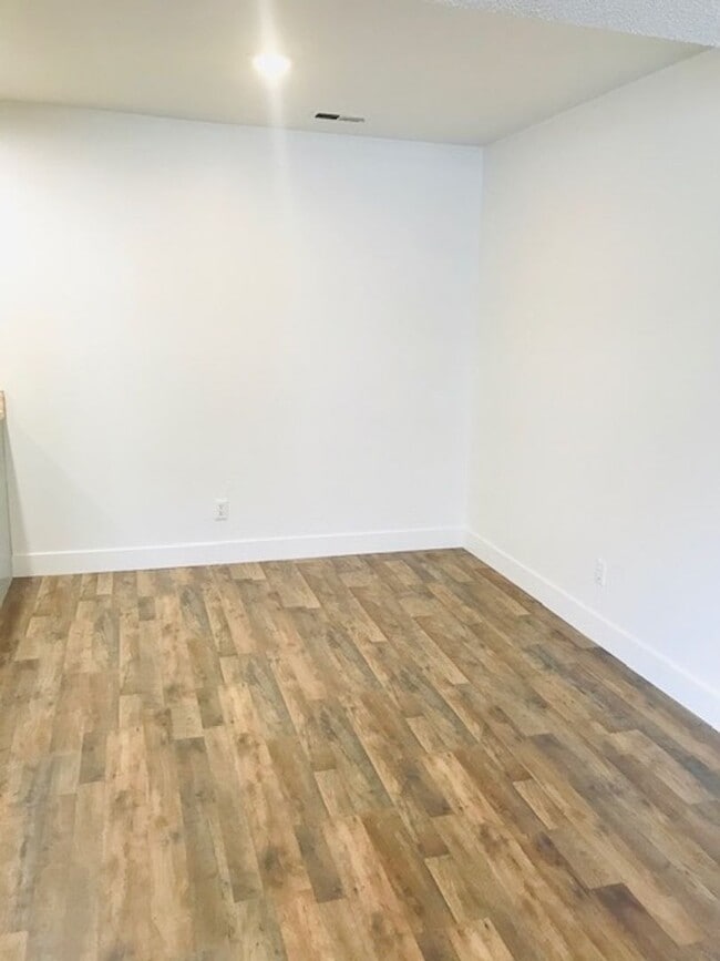 Photo - 88 W 50 S - Q6 Apartment