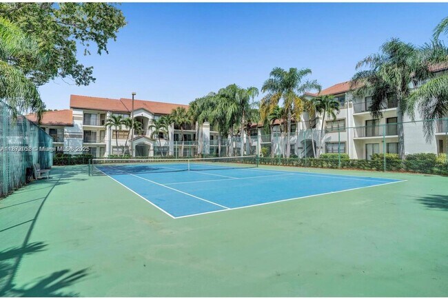 Foto del edificio - 630 S Park Rd