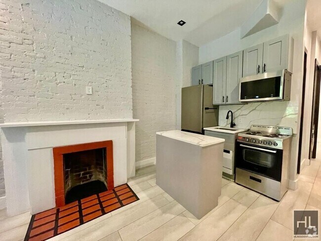Building Photo - European-Style 1 Bedroom with Private Gard...
