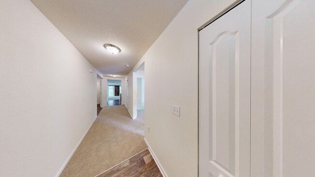 Building Photo - 4/2 Large Family Home In Adams Lake Available Soon!