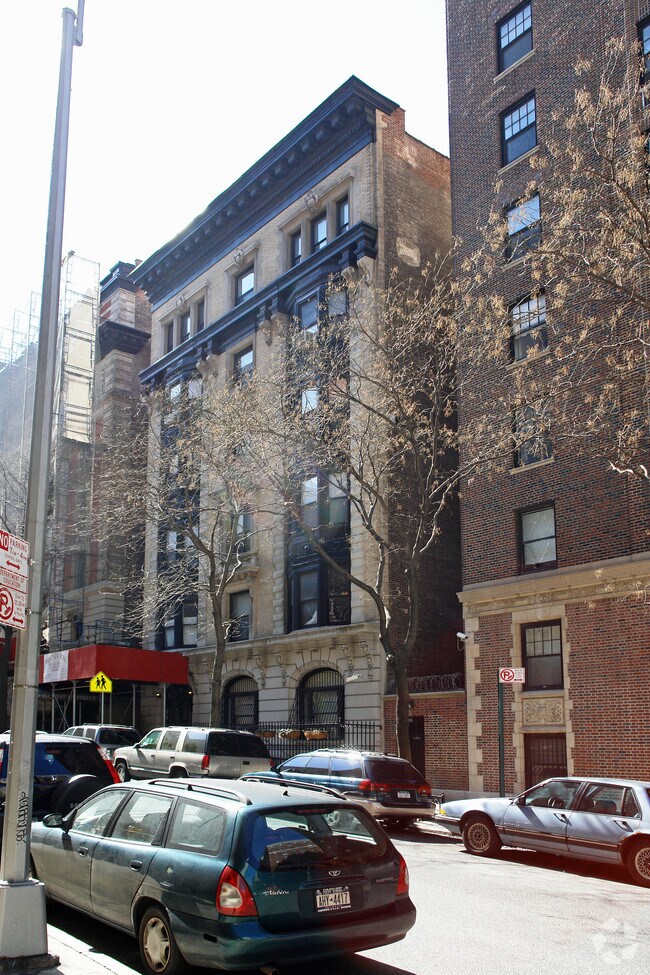 Building Photo - 254 W 82nd St